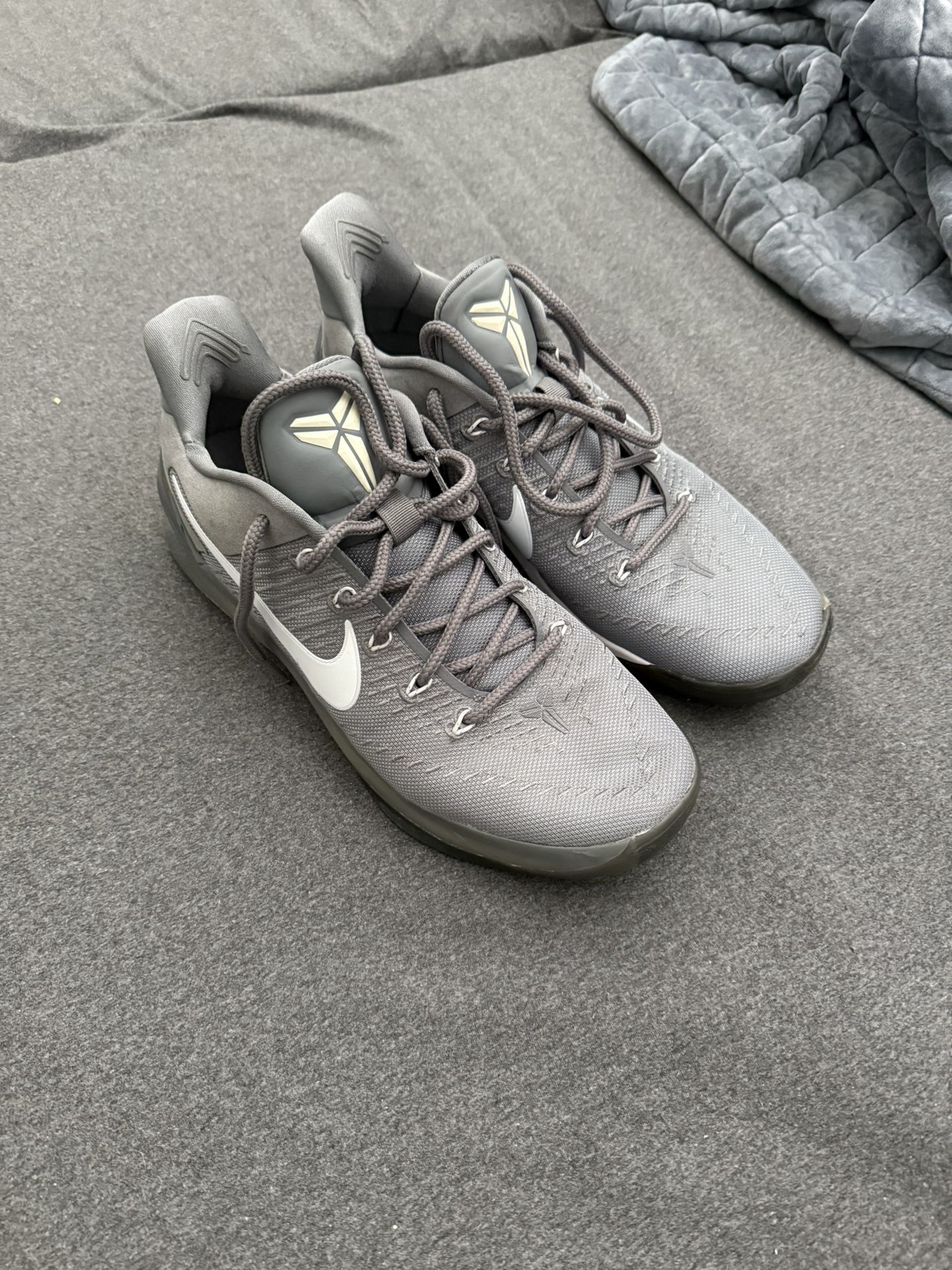 Kobe ad size 13
