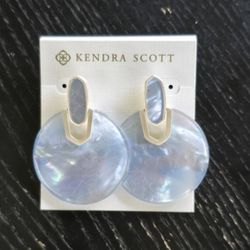 Kendra Scott Earrings In Sky Blue Illusion