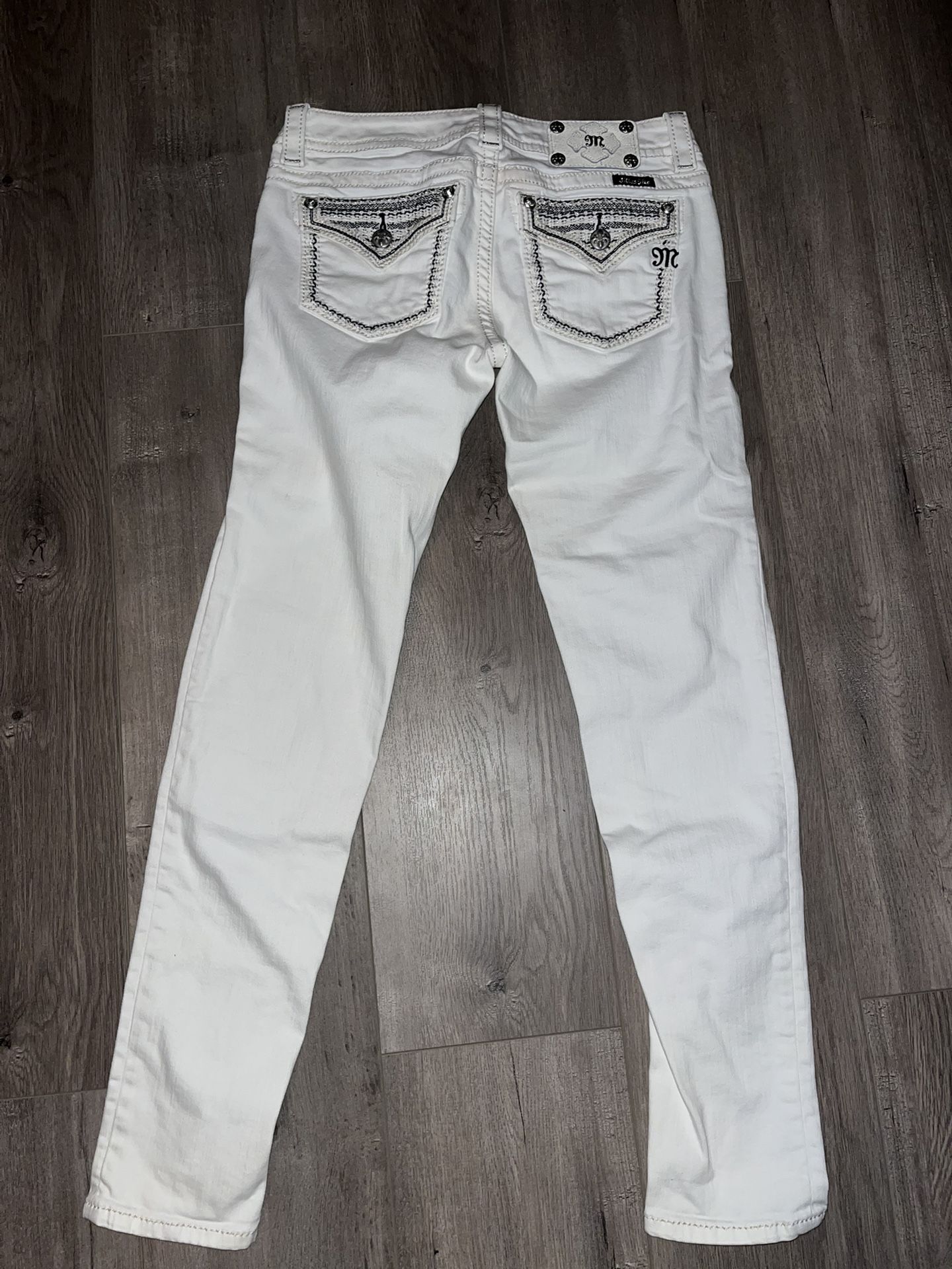 Women’s Miss Me Jeans Size 28 NEVER WORN!