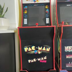 PAC Man Arcade Machine