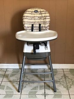 LIKE NEW CHICCO BABY HIGH CHAIR 3 IN 1