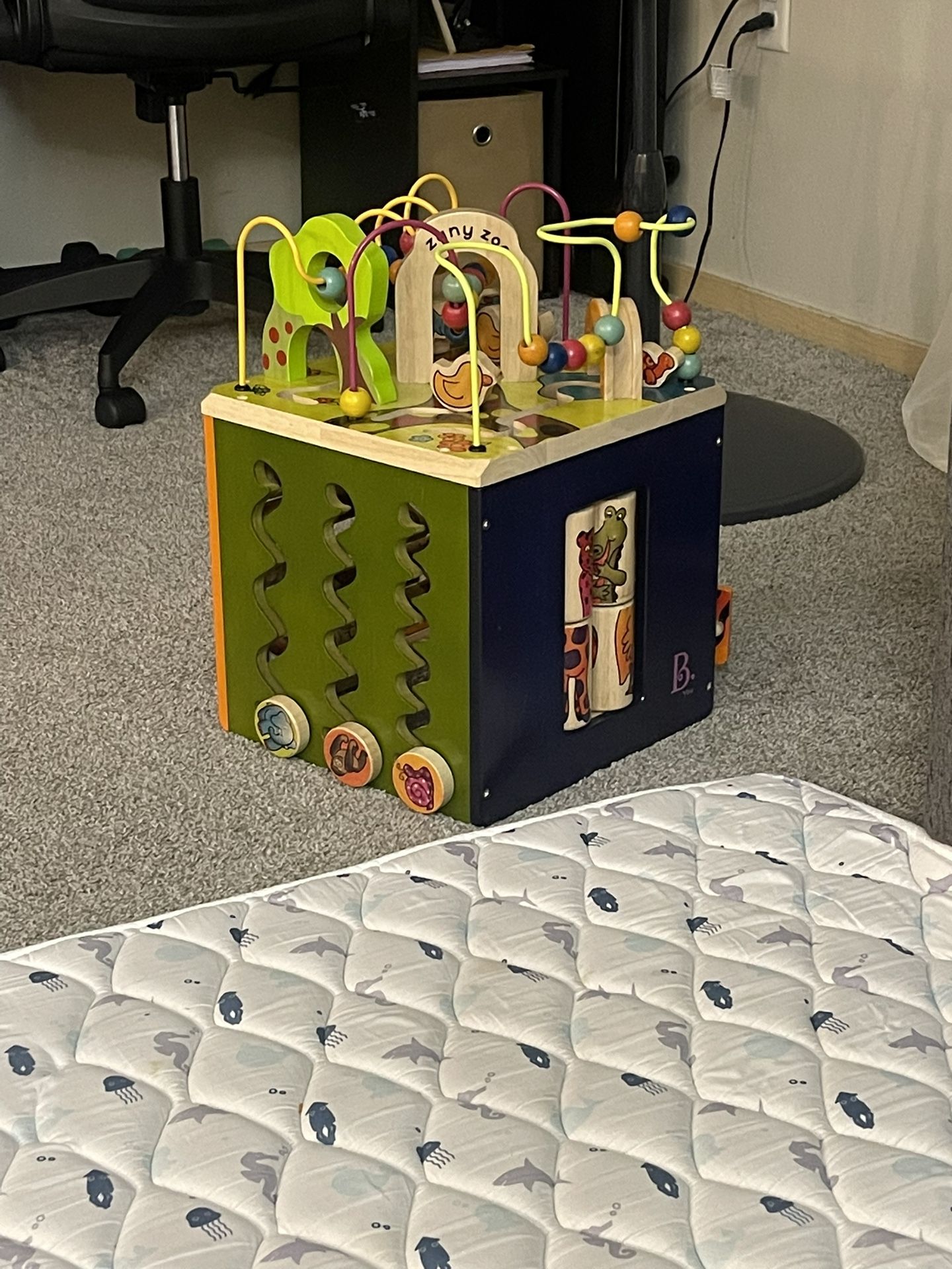 Zany Zoo Activity Cube