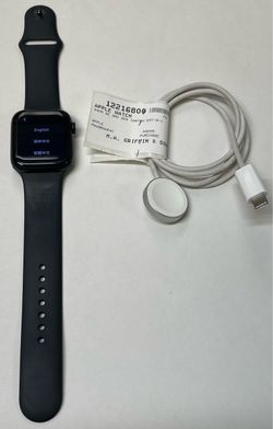 Apple Series 3rd Gen SE W/charger