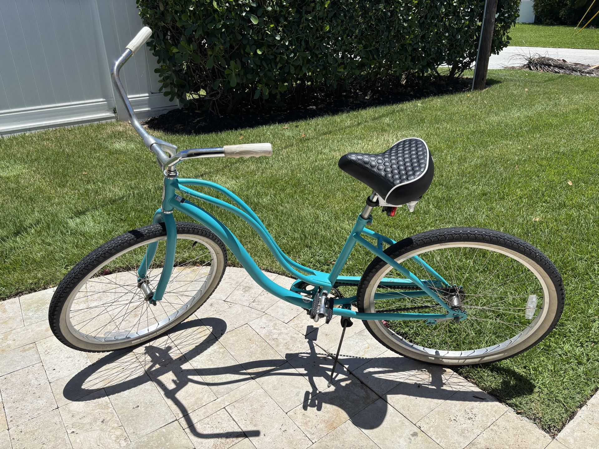 Schwinn S1 Beach Cruiser