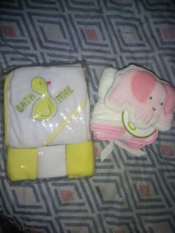 Infant bath towel and washclothes