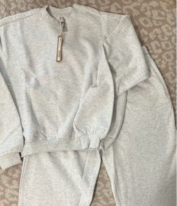 Skims Grey Crewneck and Sweatpants Set $100 **READ DESCRIPTION**