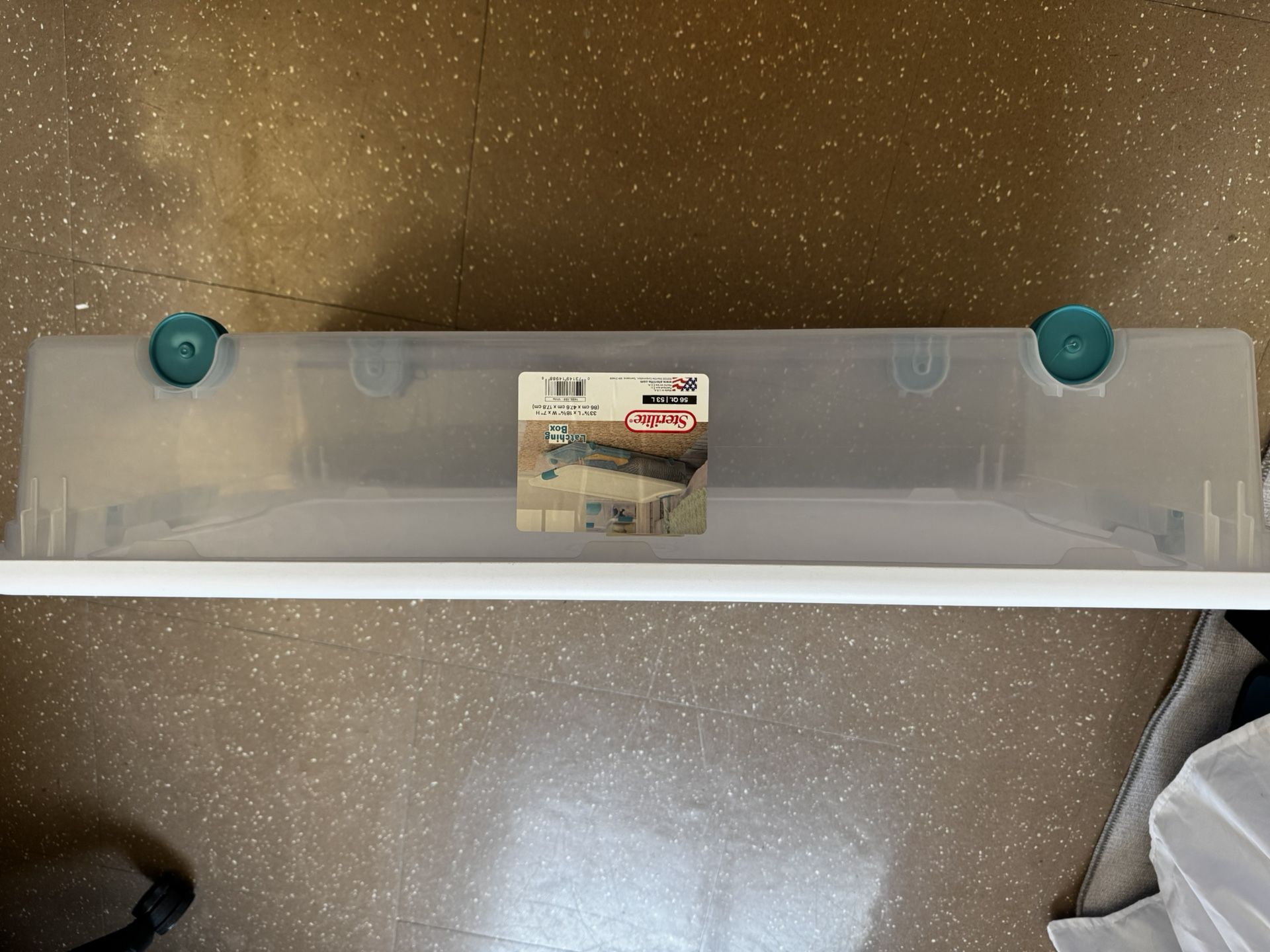 Sterlite 56quart/53L Latching Box