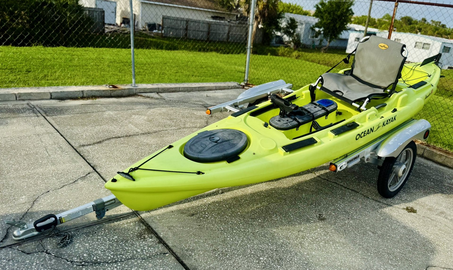 Ocean Prowler Fishing Kayak W/ Yakima Rack Roll Trailer