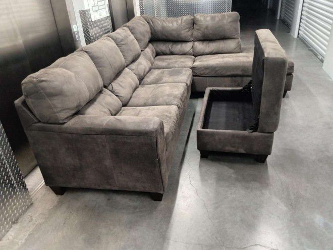 Grey Sectional with Ottoman 