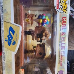 Funko Pop Carl and Ellie (price is firm) with balloon cart,see the picture carfully before you buy .