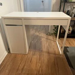 IKEA Micke Desk