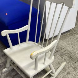 SOLID WOOD VINTAGE KIDS CHILDS ROCKING CHAIR ROCKER  WITH MUSIC BOX