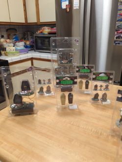 Lemax Halloween head stones some light up all for 25.00