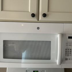 Over The Oven Microwave GE