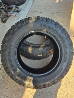 275/65R18 tires