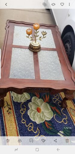 BEAUTIFUL VINTAGE CENTER TABLE WOOD AND GLASS EAGLE CLAW