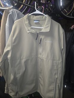 Mens Size XL Columbia Soft Shell Jacket $10