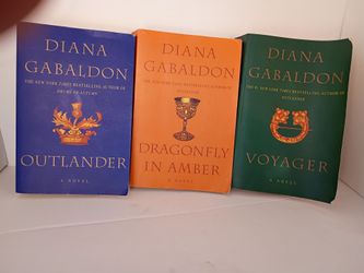 Diana Gabaldon Outlander Paperbacks