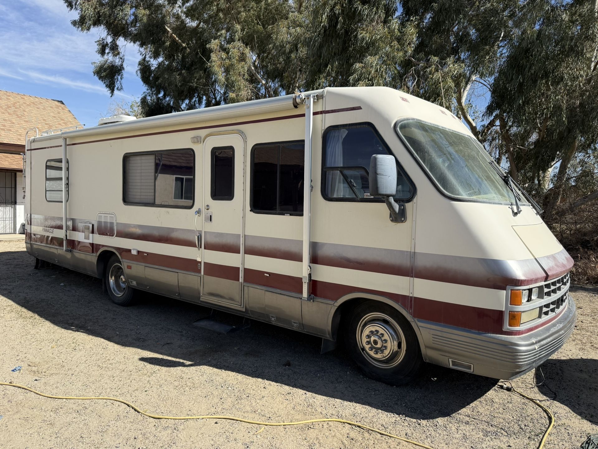 1995 Pinnacle 35’ RV