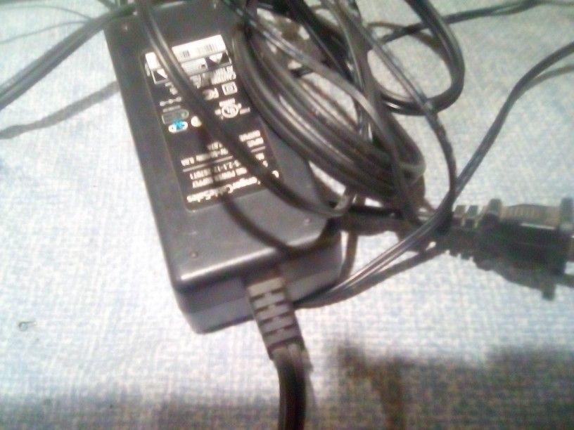Charger For Laptop ,HP ,IBM , Toshiba
