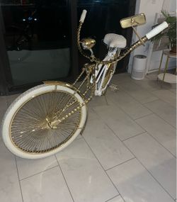 Custom 26” White & Gold Twisted Lowrider Rideable Show Bike