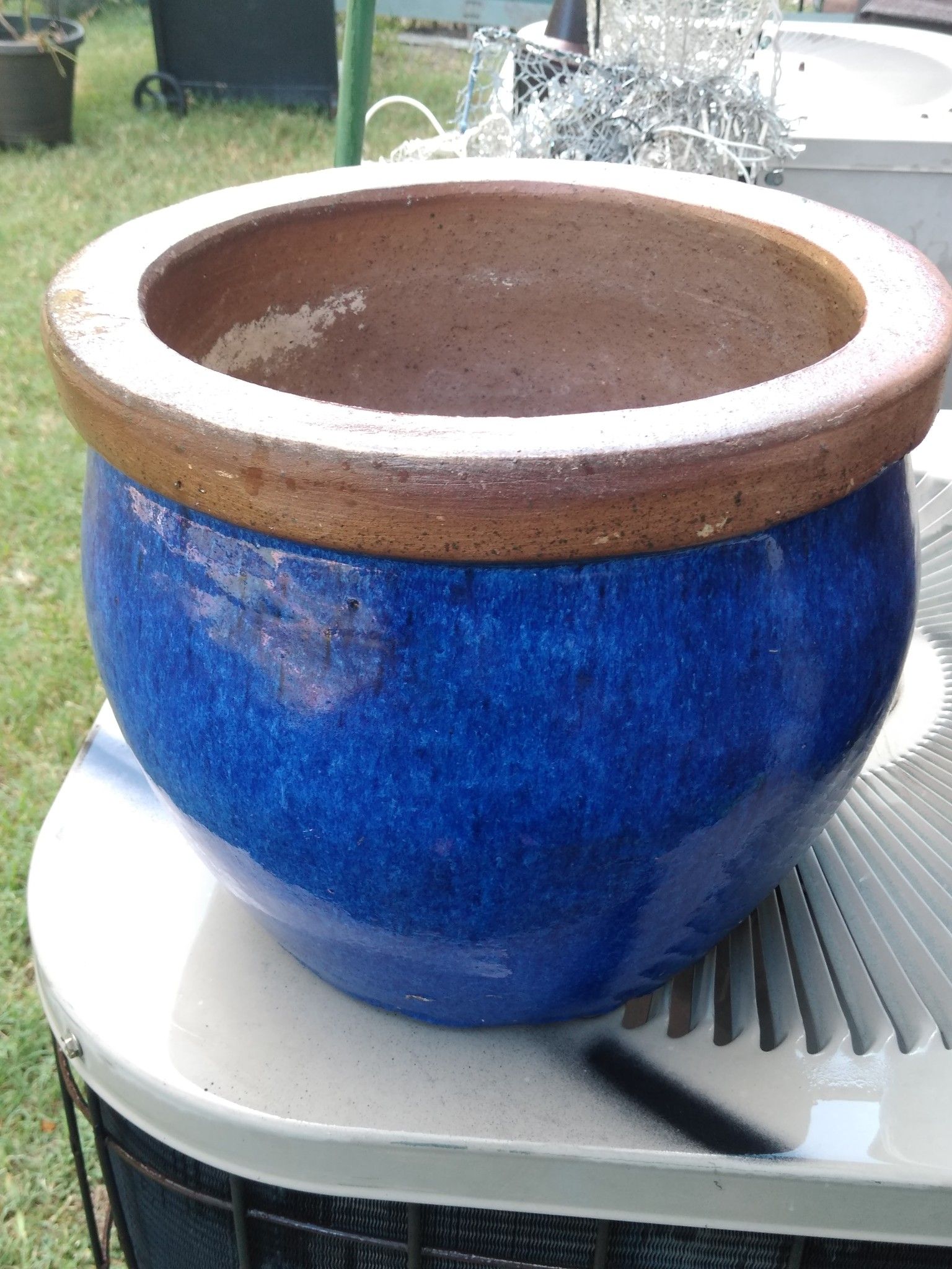 Glazed ceramic flower pots