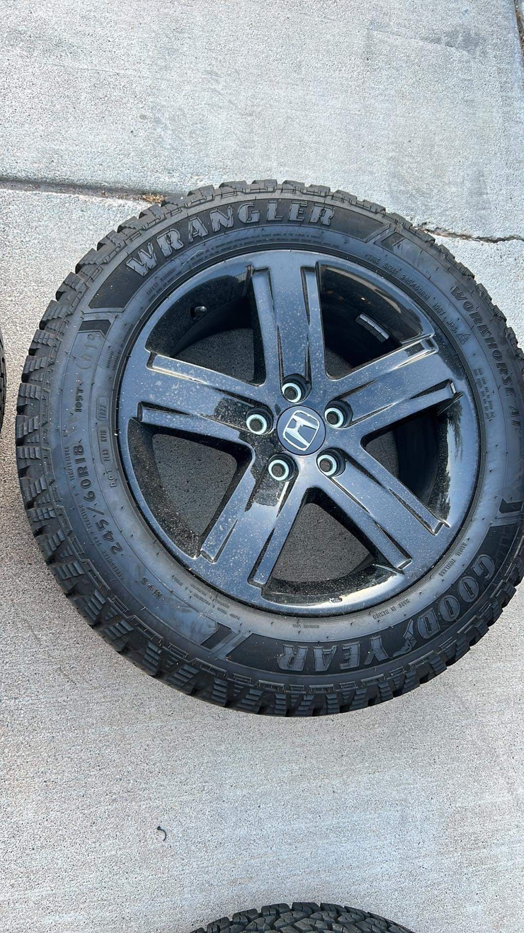 2023 Honda Ridgeline Black Edition Wheels - 2023 Take Offs