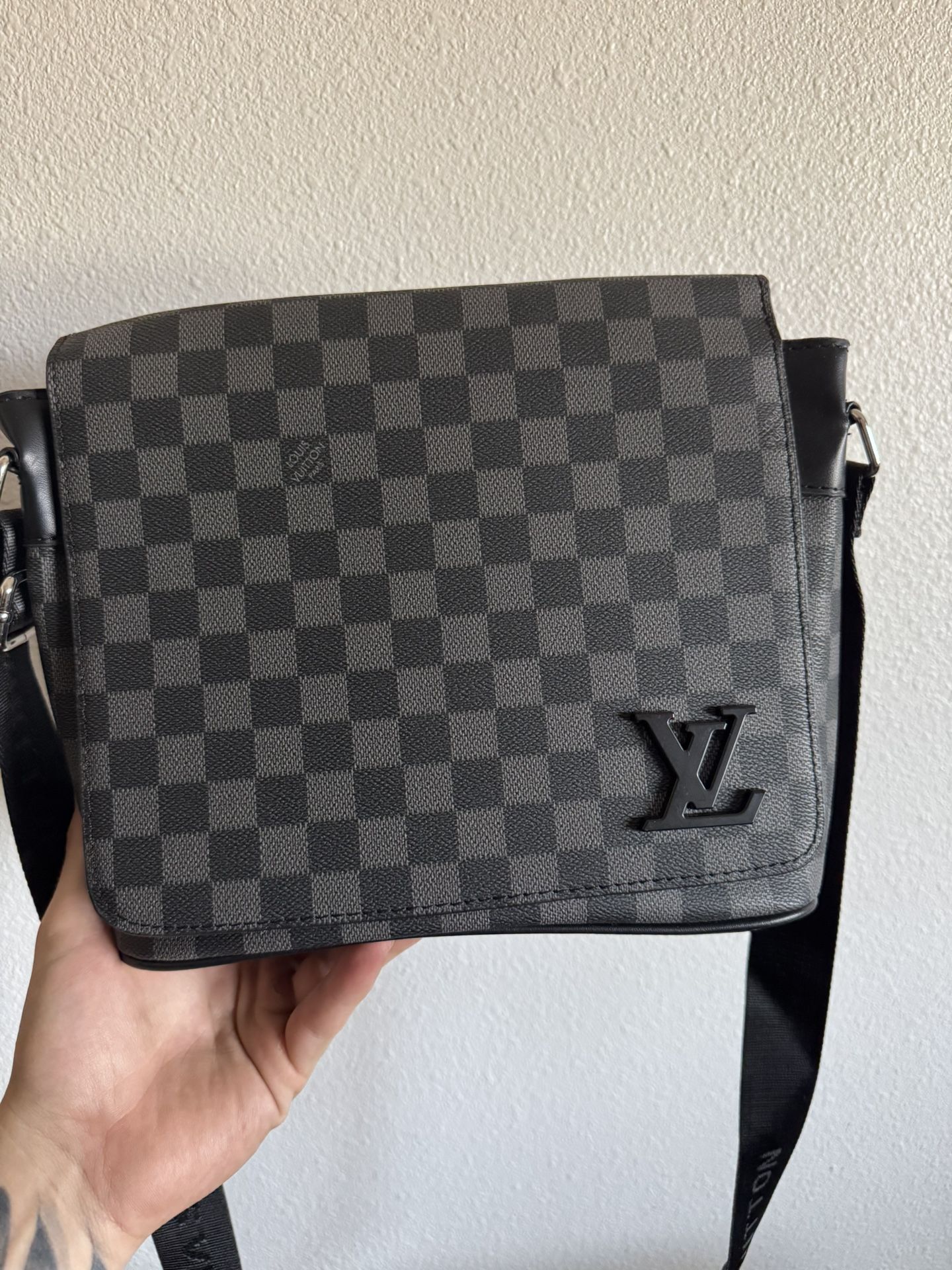lv messenger bag
