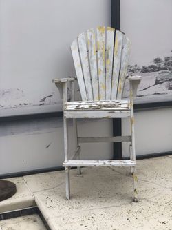 Beach life guard chair