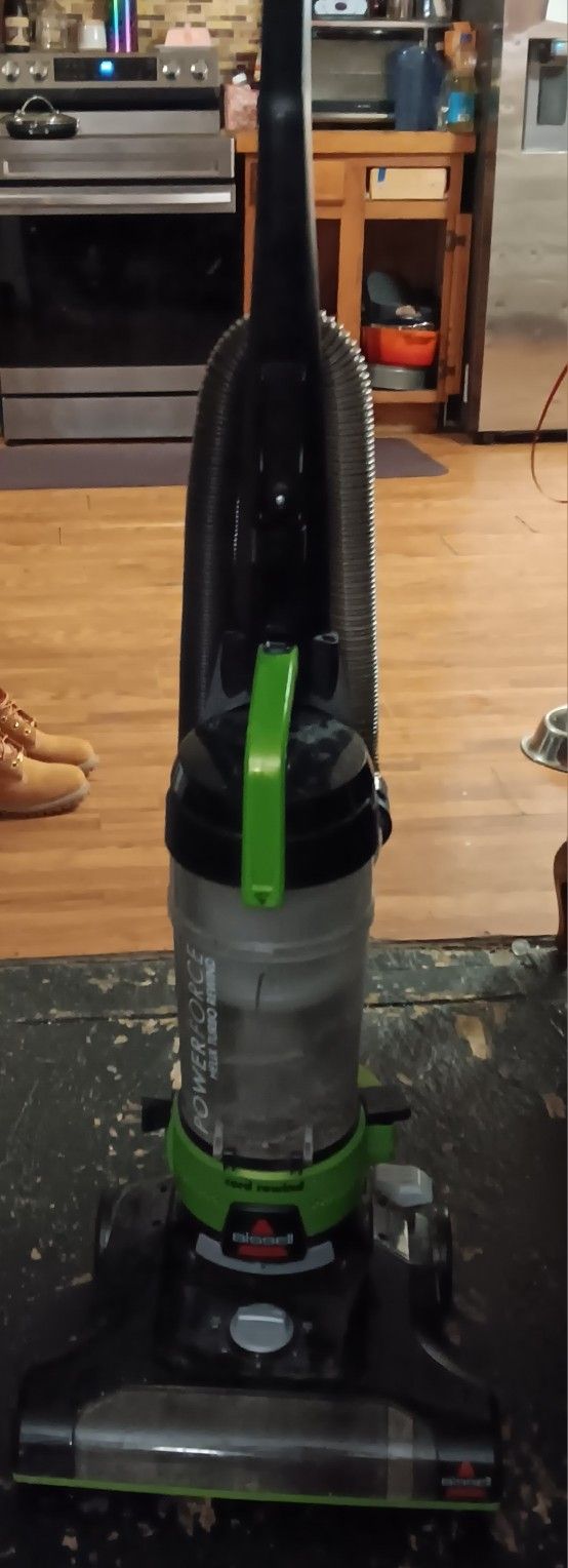 Stand-Up "Bissell Power Force" Vacuum W/ Helix Turbo Rewind