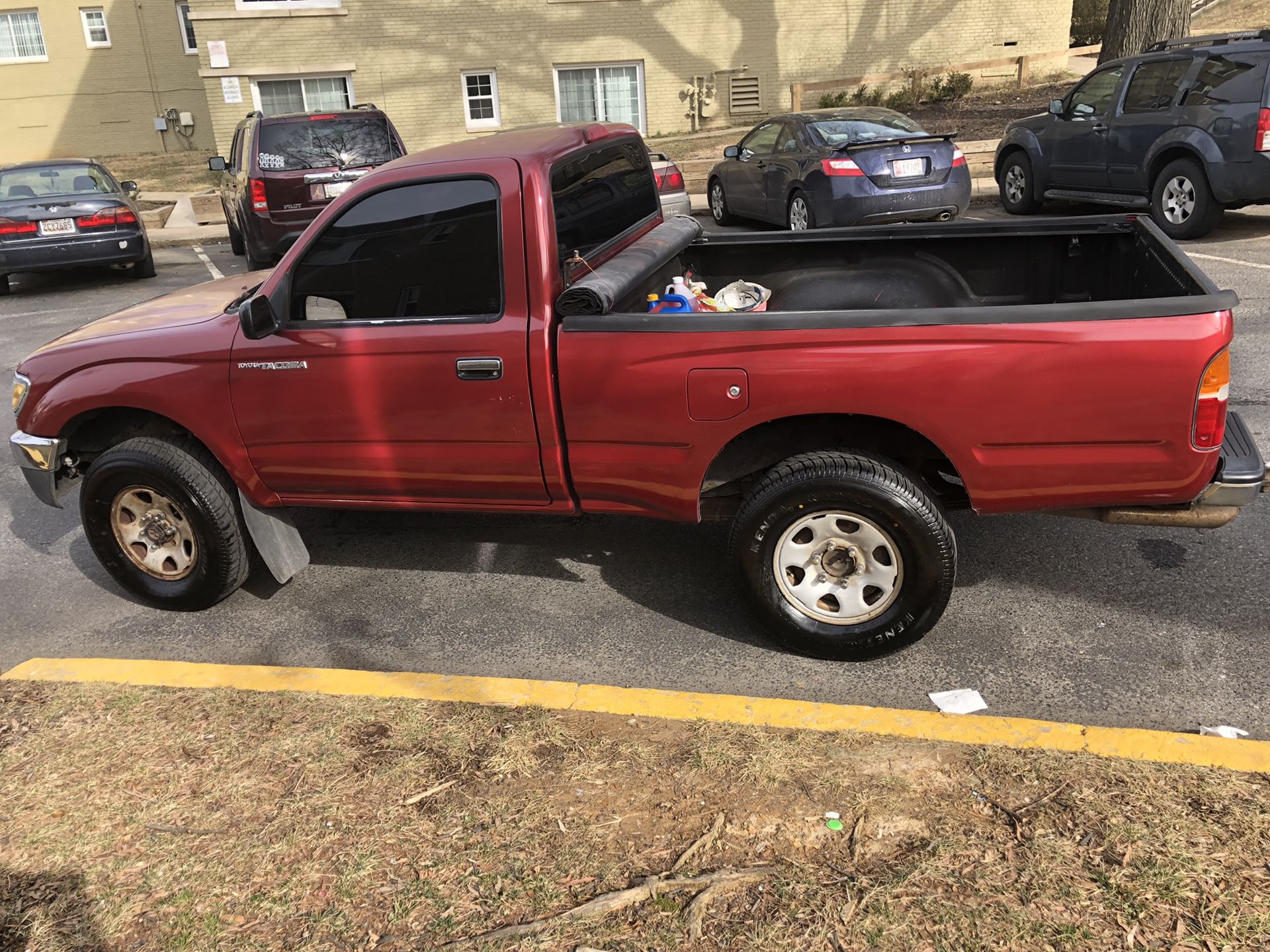 good truck toyota tacoma year 95 4x4 4 cylinders in good condition