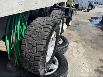Toyota tundra tires and rims 255/70r15