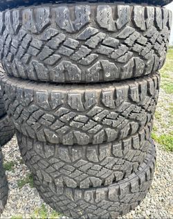 275/65/18 Goodyear