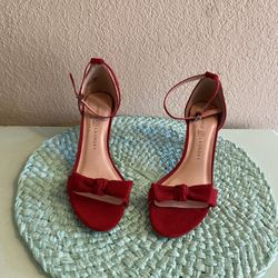 Brand new Heels Size 8M