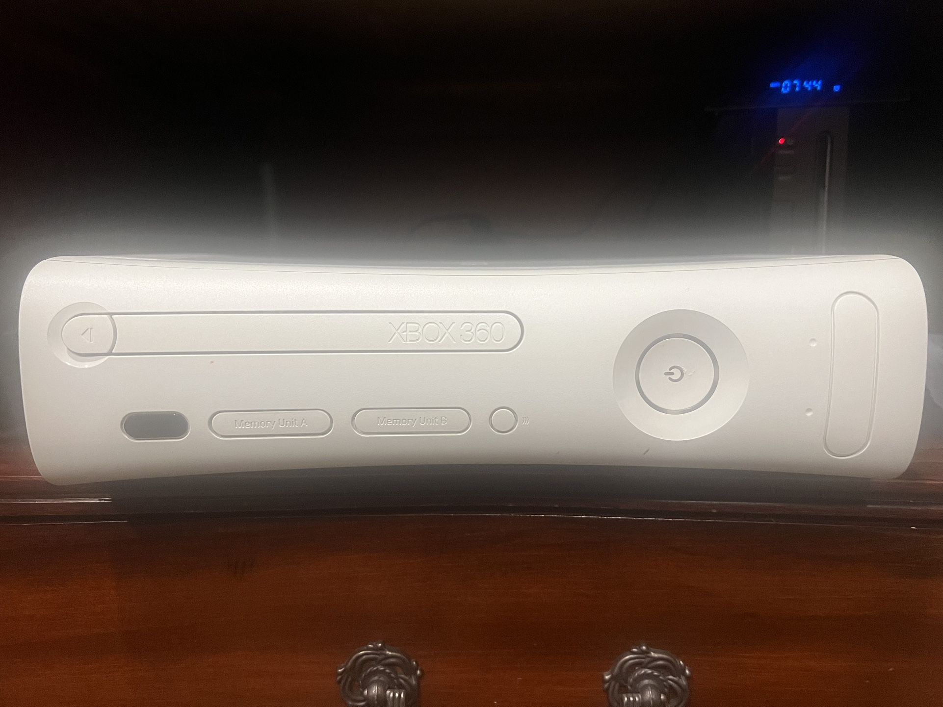 Xbox 360 with Remote and 6 Games 
