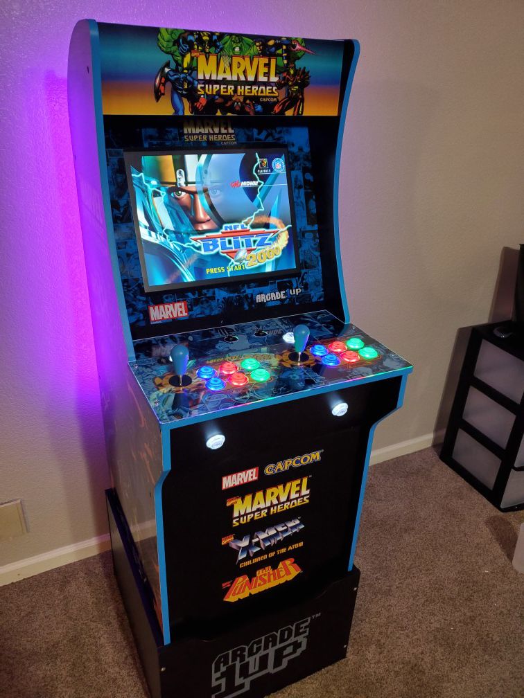 Arcade machine with 6500 games