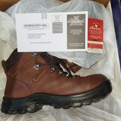 THOROGOOD WORKS WATER PROOF BOOTS. MAKE A REASONABLE OFFER,  LOW BALLER AND SCAMMER WILL BE BLOCKED 