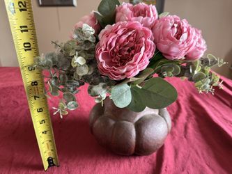 Beautiful Heavy Copper Vase And Flowers