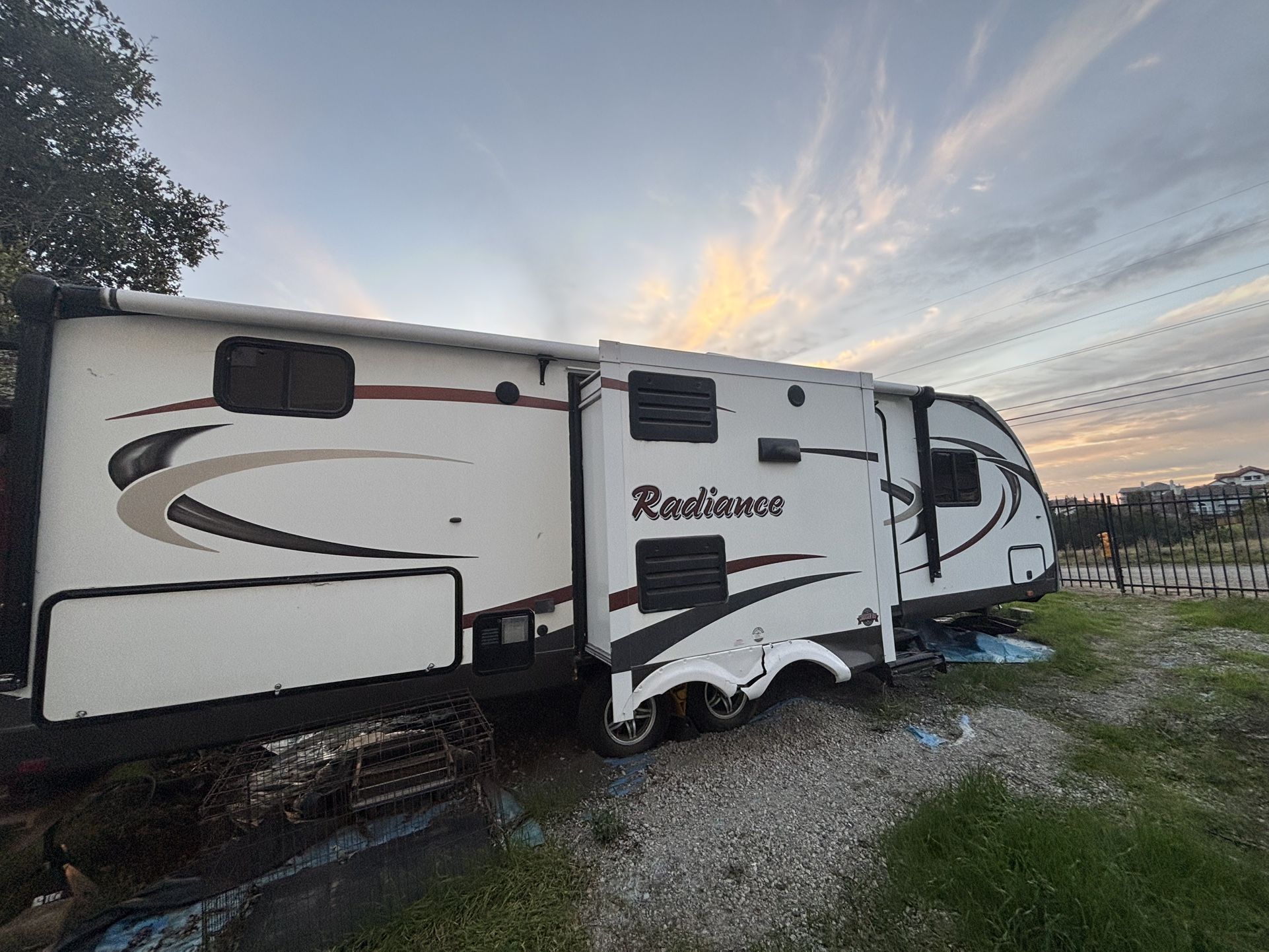 Luxury Radiance Travel Trailer, Optional - Denali TowsTrailer
