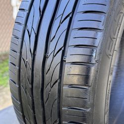 One 215 /45/17 KUMHO