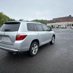 TOYOTA HIGHLANDER 2008 SPORT CLEAN CARFAX RUNS PERFECT