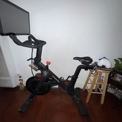Peloton Training Bike 