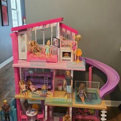 Barbie DreamHouse 