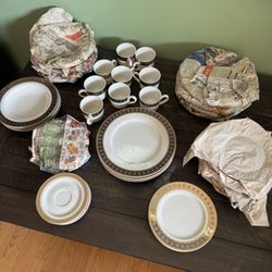 Formalities by Baum Bros Fine Bohemian Porcelain Samantha China Dining Set Made in Czech Republic