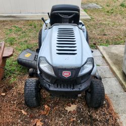 Craftsmen  Riding  Mower