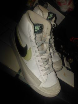 Nike tennis shoes