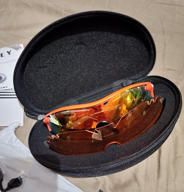 Oakley Radarlock Xl Blood Orange Fired Iridium Vented Sunglasses