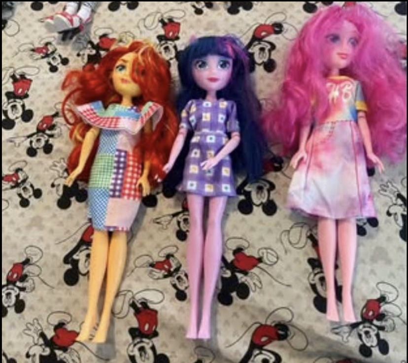 7 Mixed Dolls 