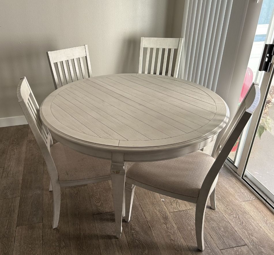 Dining Table w/ Chairs