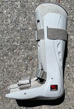 Orthopedic boot